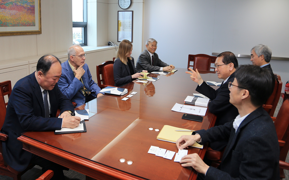 Agricultural Minister-Counselor Ron Verdonk at US Embassy in Korea Visited KREI
